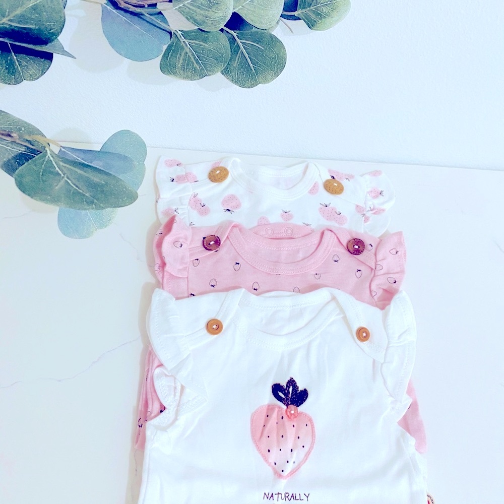 Bundle Onesie Strawberry 🍓 Collection